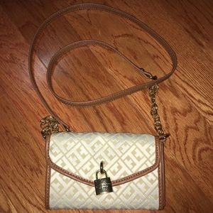 tommy hilfiger purse